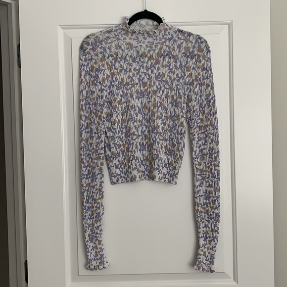 Knit Light Turtle Neck - Picture 2 of 4